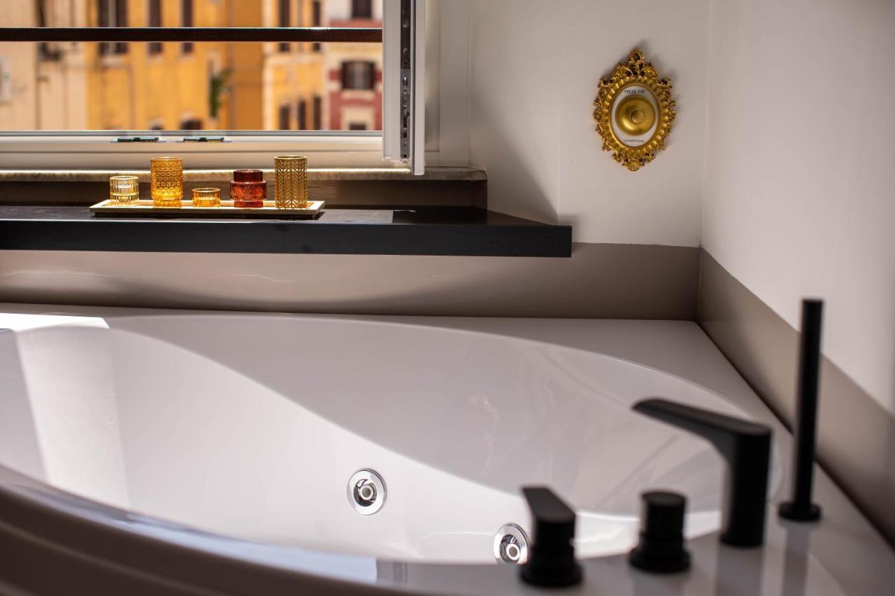 Scipioni Luxury Suite Rome Bagian luar foto